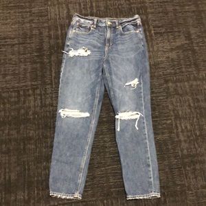 American eagle hardly worn mom jean with rips